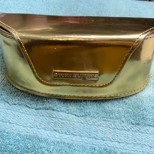 Tory  Burch glass case